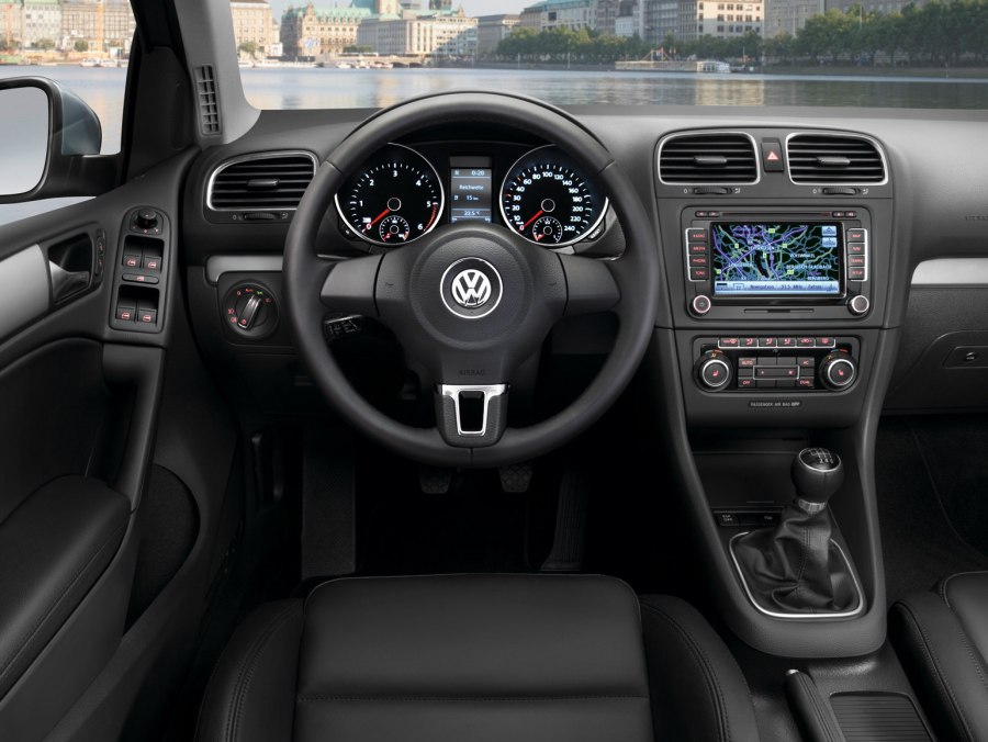 Volkswagen Golf 6 салон