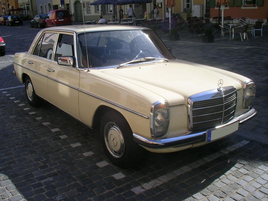 Mercedes Benz 200d