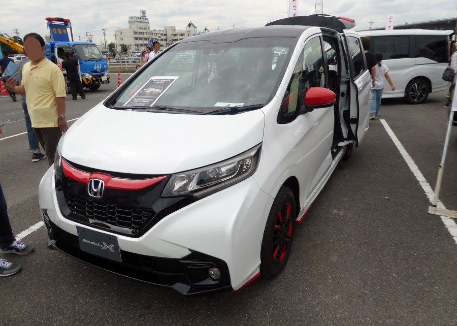 Honda freed r18