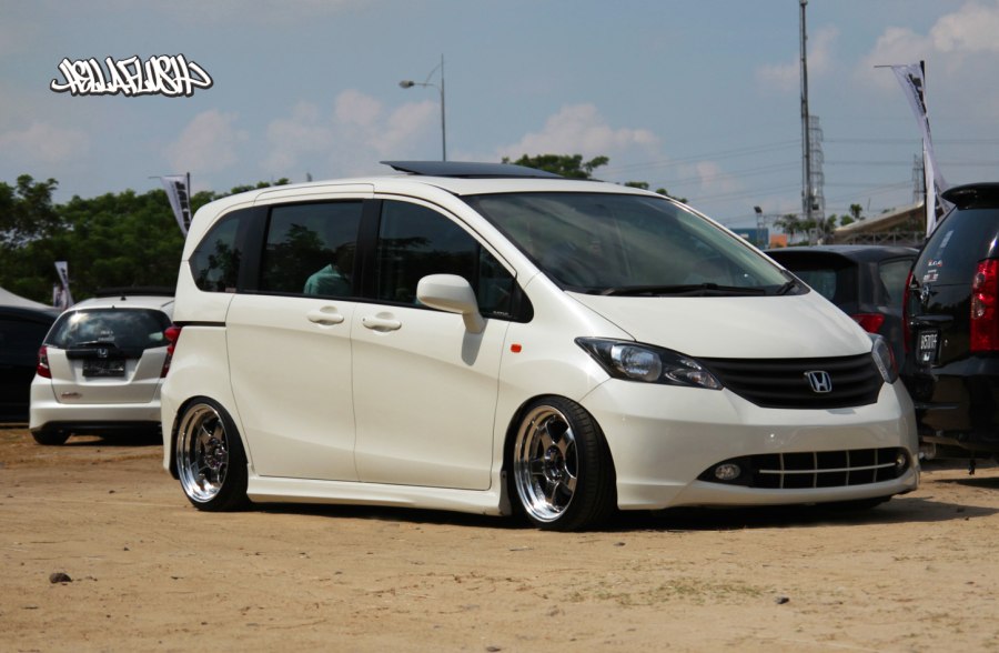 Honda freed gb7