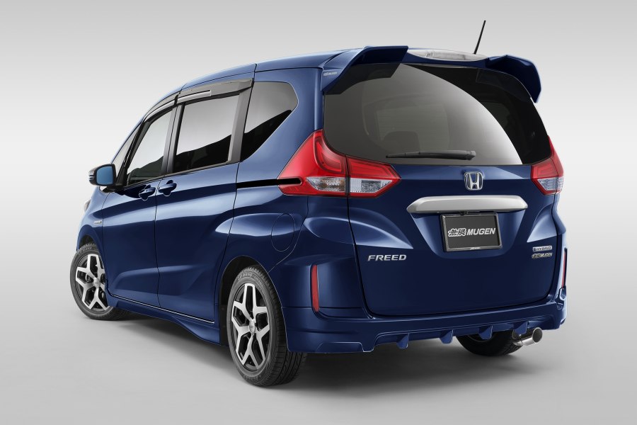 Honda freed 2 белый r17