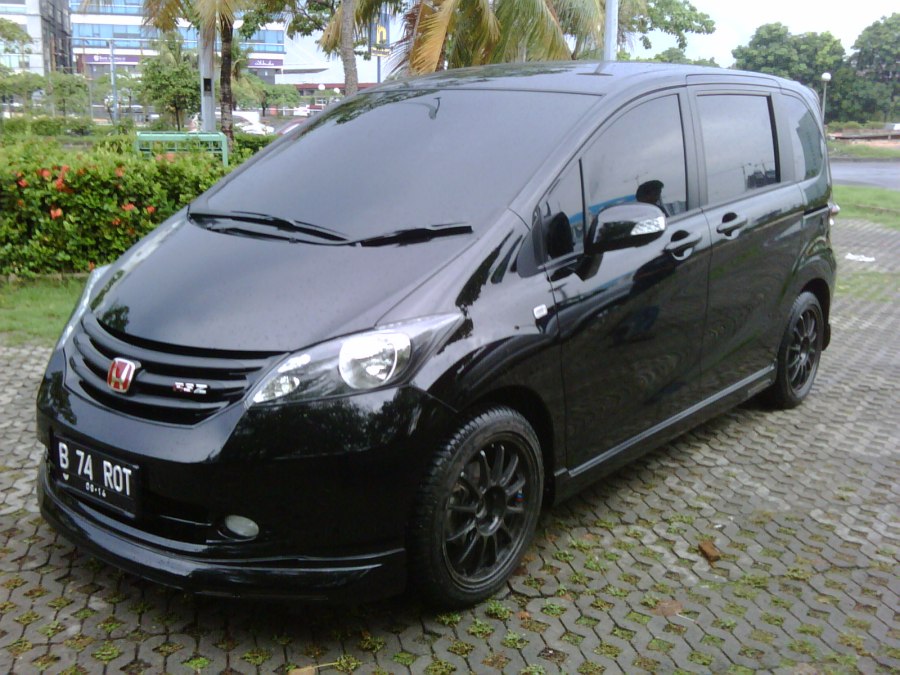 Honda freed Spike 2012 багажник