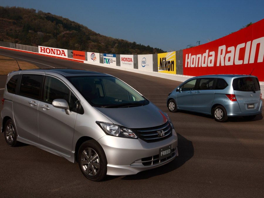Honda freed Spike r 16