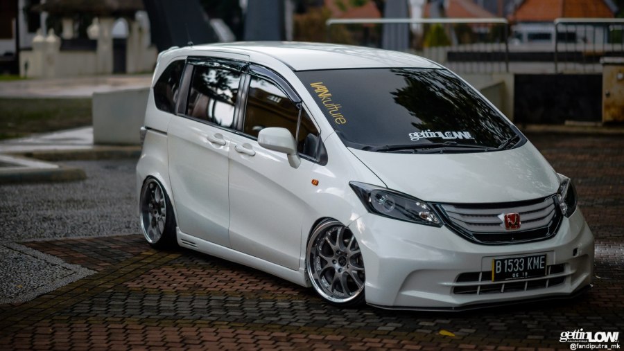 Honda freed 2016 гибрид