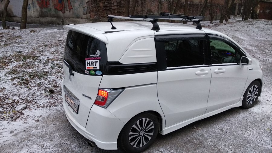 Honda freed Spike