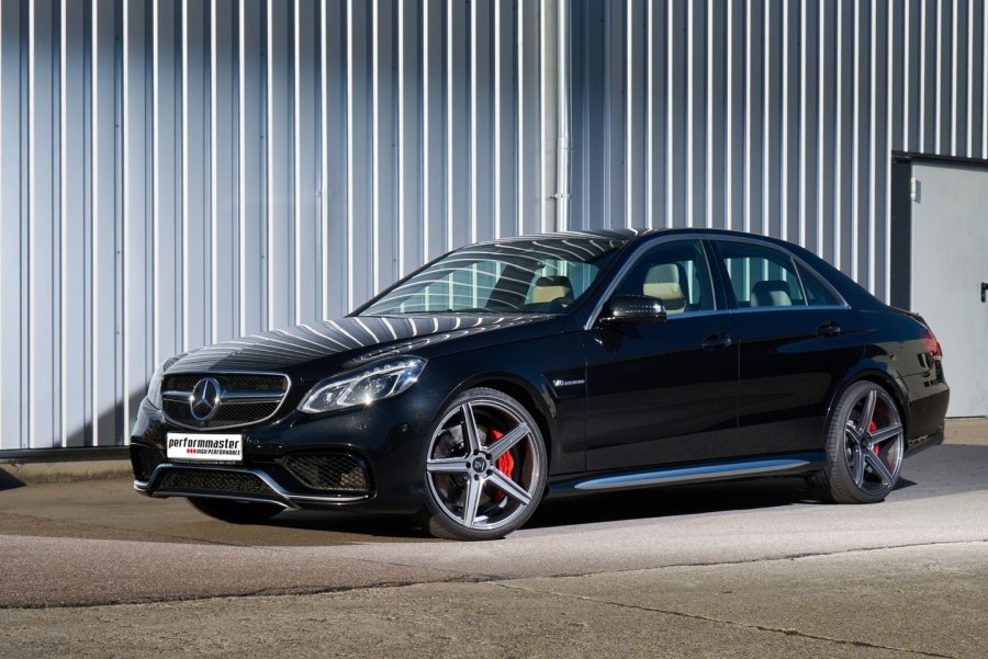 Mercedes AMG e63 s черная