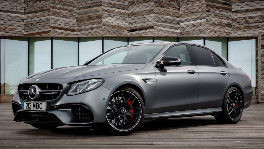 Мерс c63 AMG ночью