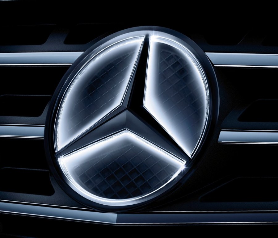 Mercedes Benz logo 2020