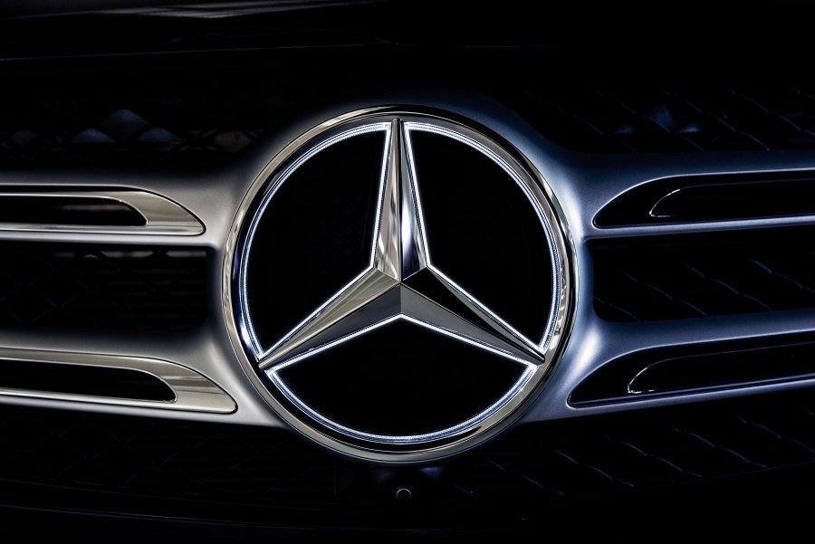 Mercedes Benz logo