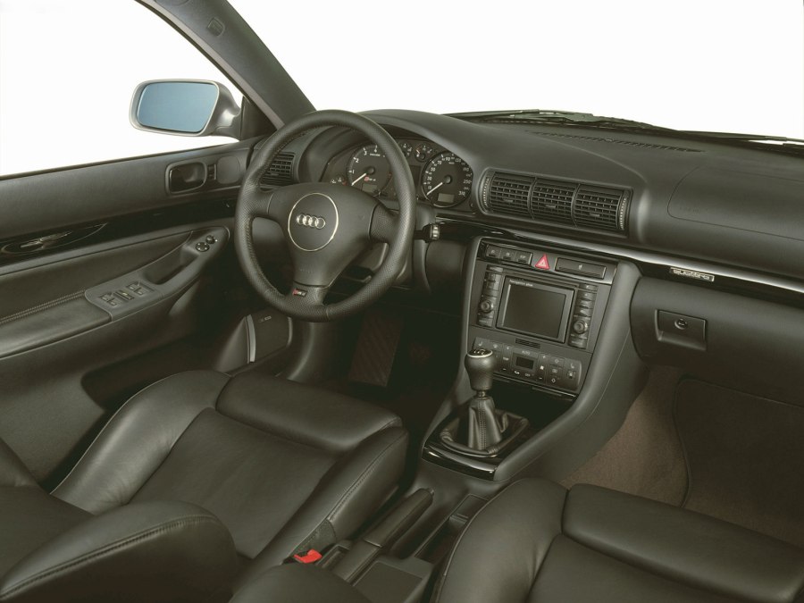 Audi a4 b5 универсал салон