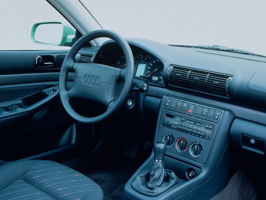 Ауди а4 1998 салон