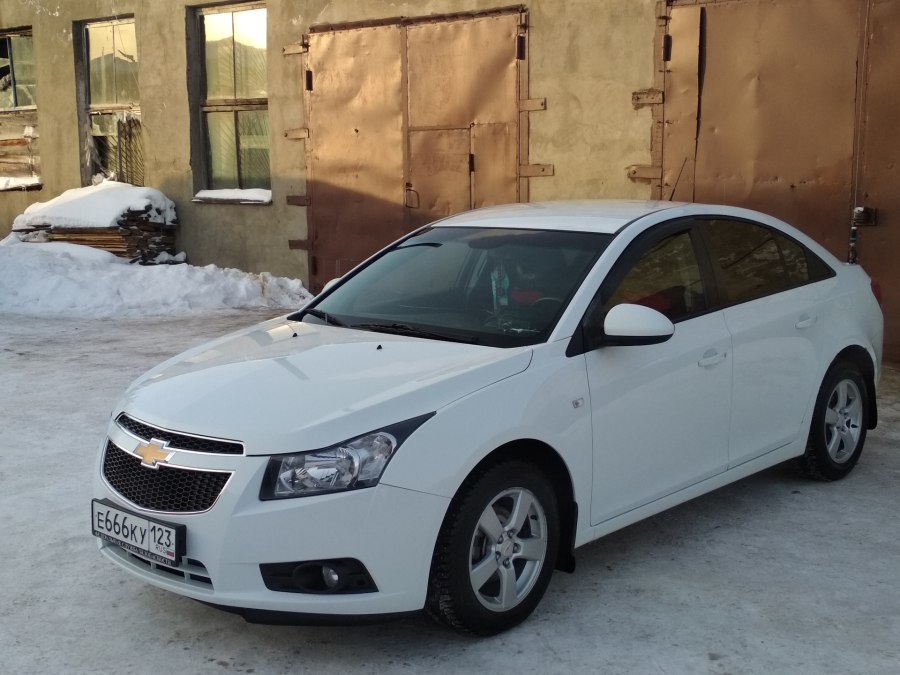 Chevrolet Cruze хэтчбек белый 2022