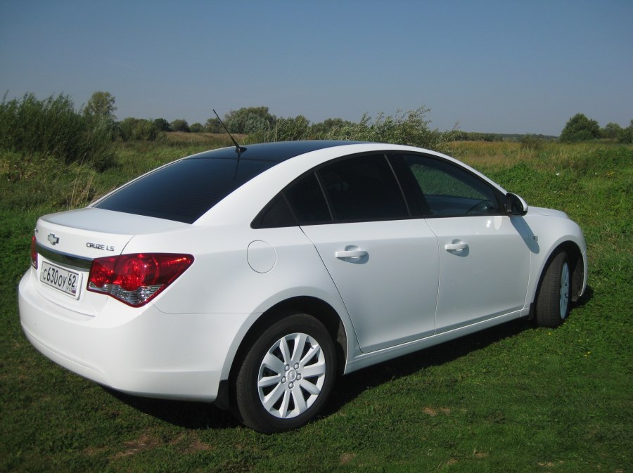 Chevrolet Cruze White
