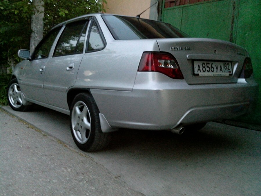 Дэу Нексия на дисках r15