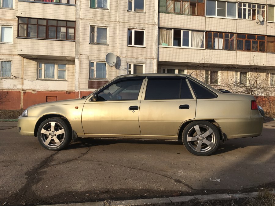 Daewoo Nexia на 15 колесах