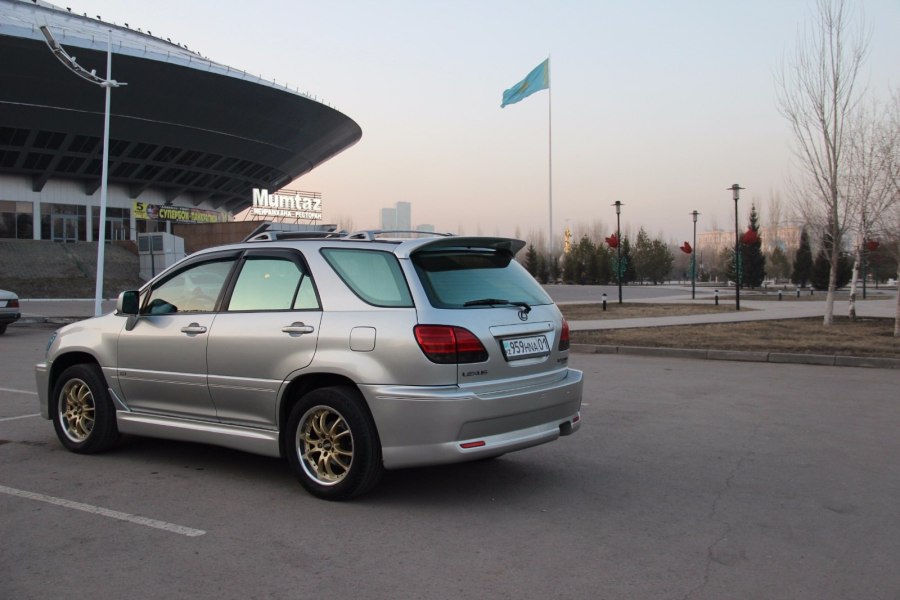 Toyota Harrier 3.0