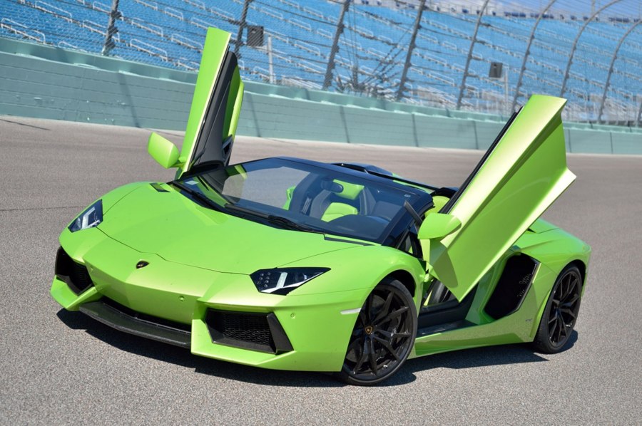 Lamborghini Aventador lp700-4 Золотая