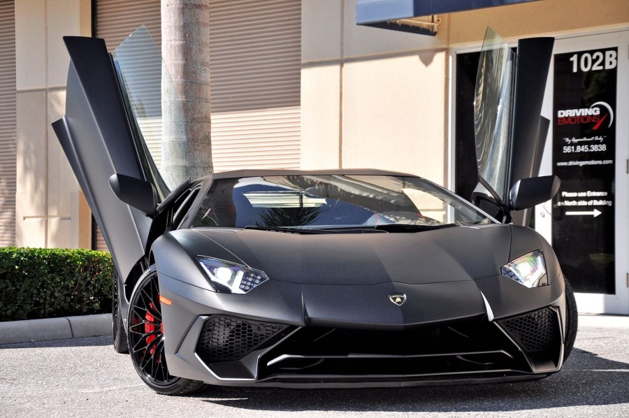 Lamborghini Aventador lp700 красный