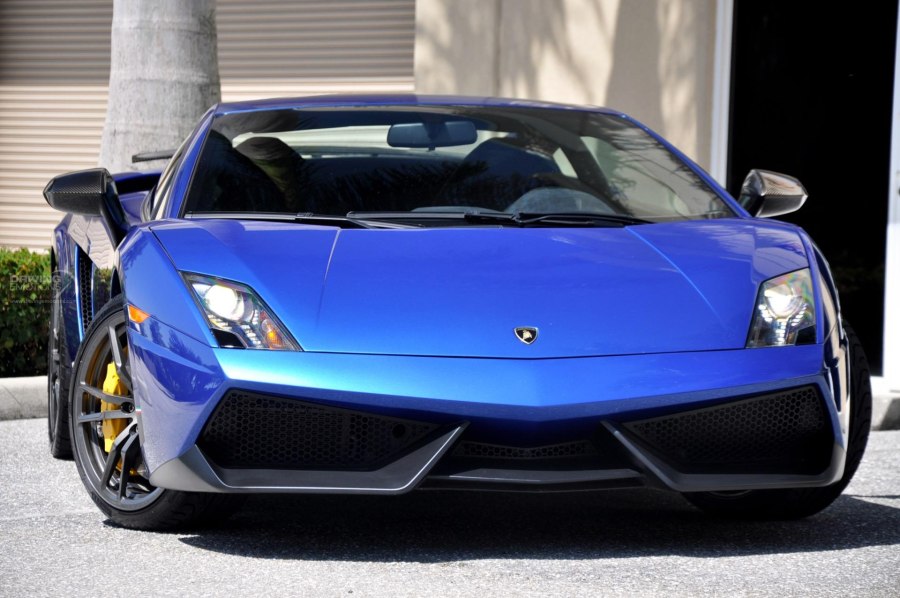 Ламборджини авентадор SVJ Roadster