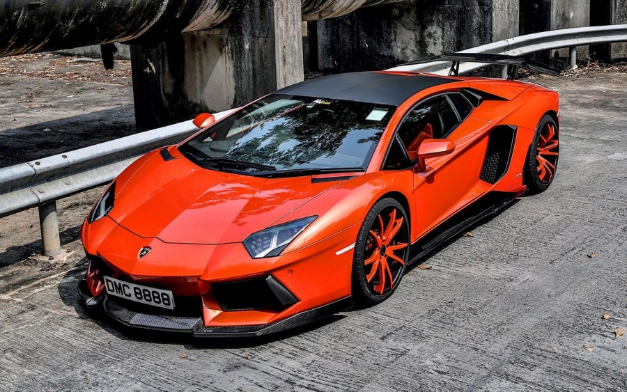 Lamborghini Aventador lp700-4 золото