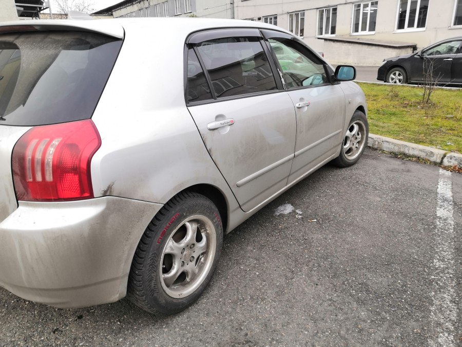 Toyota Runx e120 черный