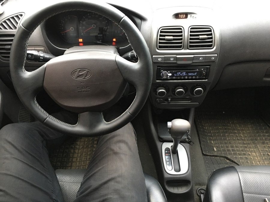 Hyundai Accent 2008 салон
