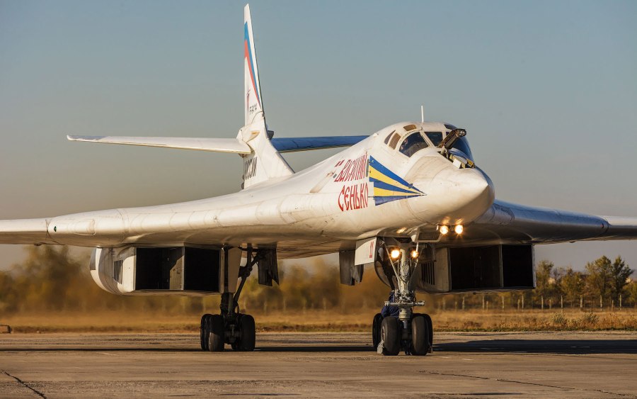 Белый лебедь самолет ту 160