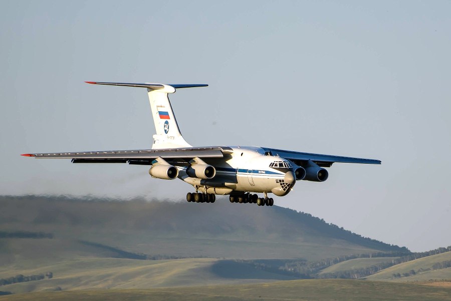 Самолеты МЧС России АН-74