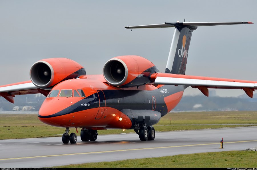 АН-72 кабина