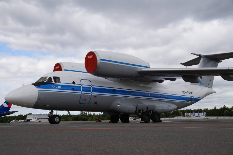 Самолет МЧС АН-74п