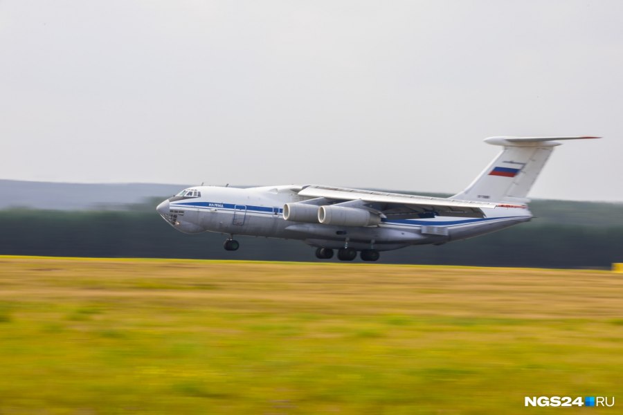 Ил-74 пассажирский самолёт