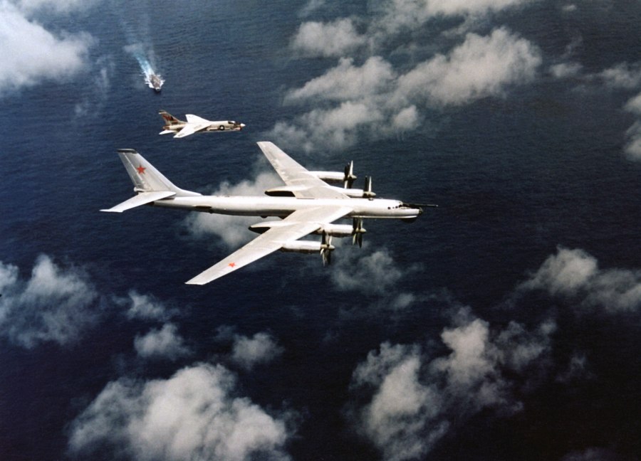 Ту-16 реактивный самолёт