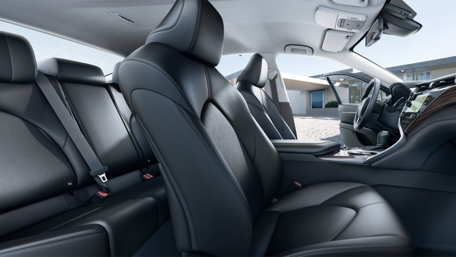 Светлый салон Toyota Camry xv70