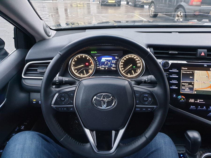 Toyota Camry xv70 салон