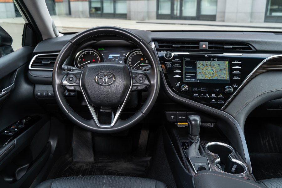 Toyota Camry v70 изнутри