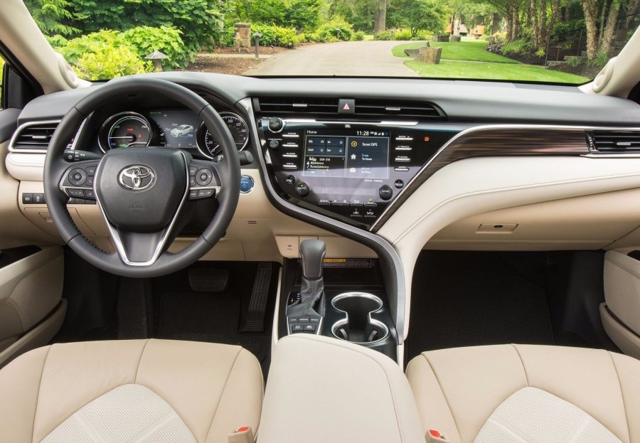 Toyota Camry v70 интерьер