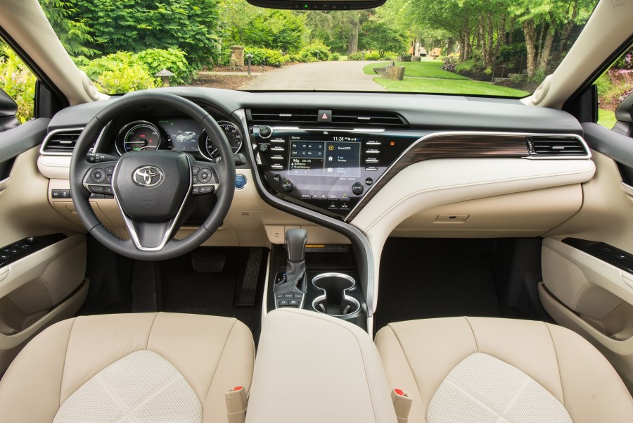 Toyota Camry v70 интерьер