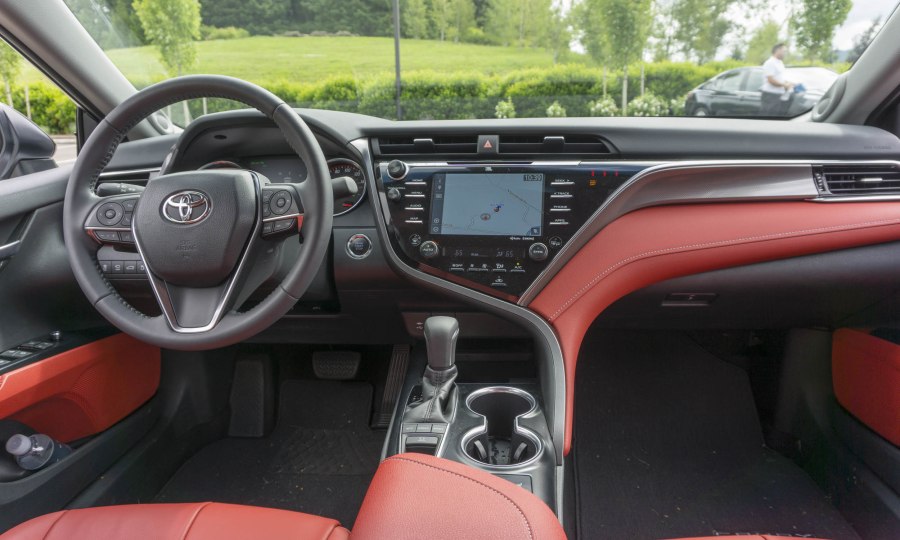 Toyota Camry 2019 салон