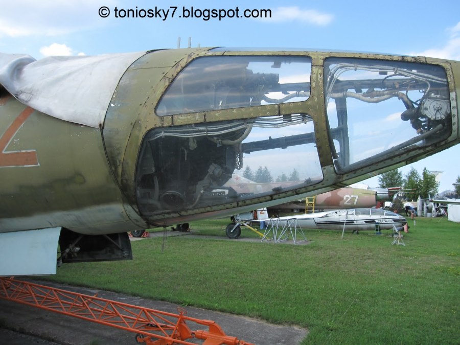 Як-28 шасси