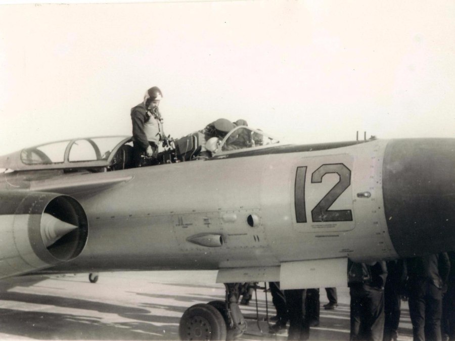 Як-28п кабина