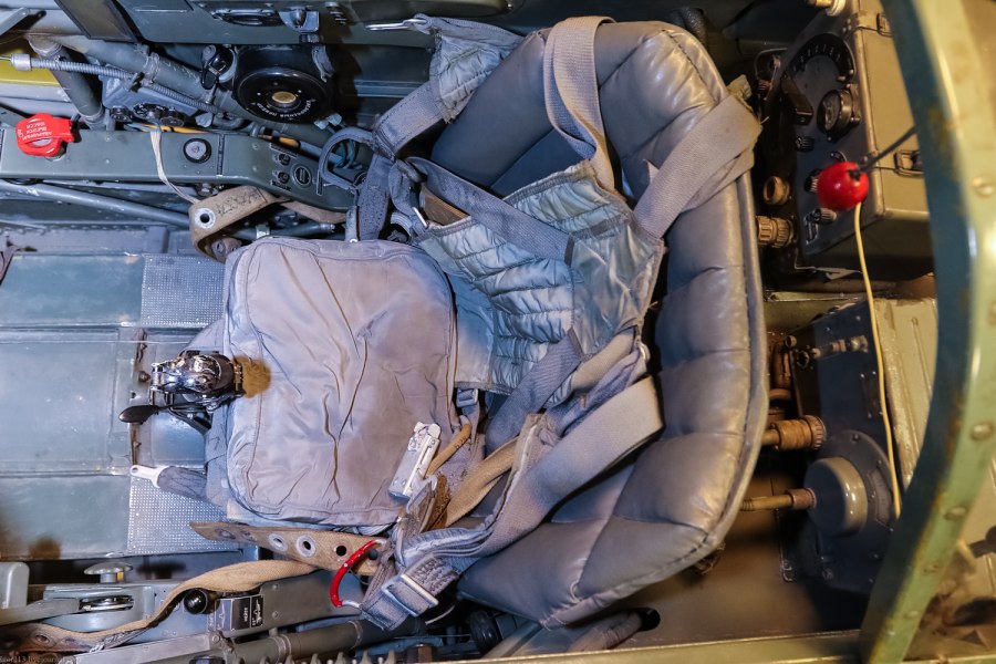 Бе-12 кабина