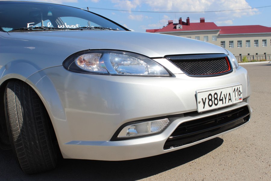 Накладка на передний бампер Daewoo Gentra