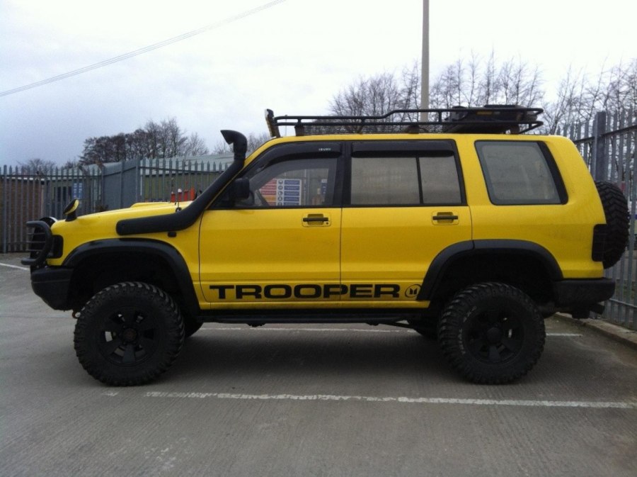 Isuzu Trooper 2000 off Road Tuning