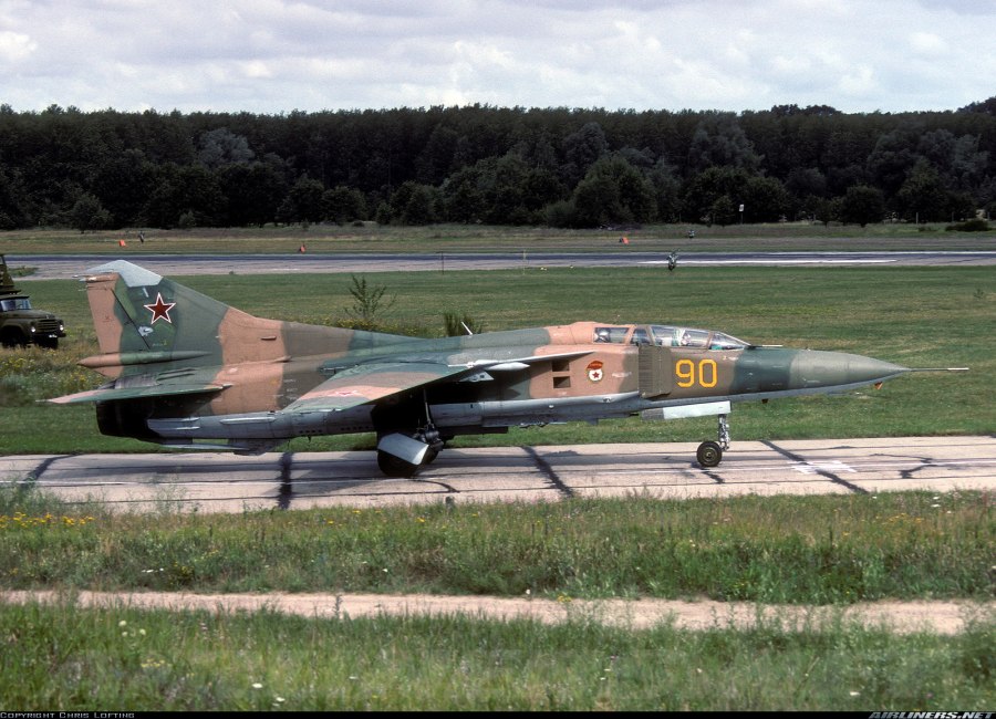 Су-21 истребитель-бомбардировщик