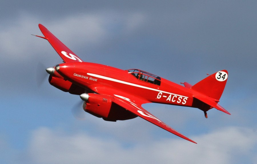 SSJ-100 самолет Red Wings