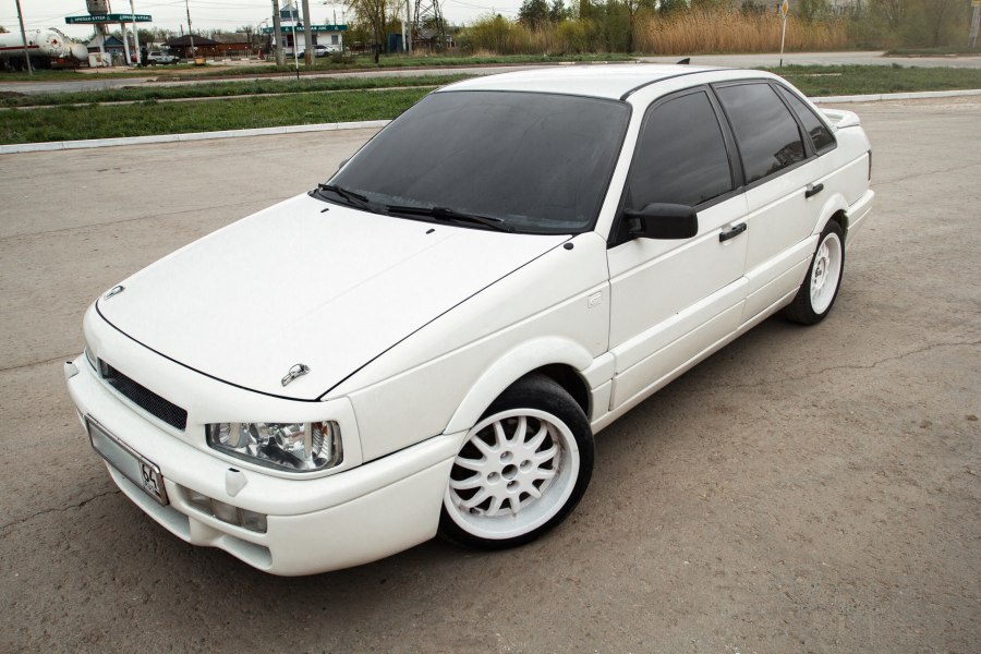 Volkswagen Passat b3 седан стенс