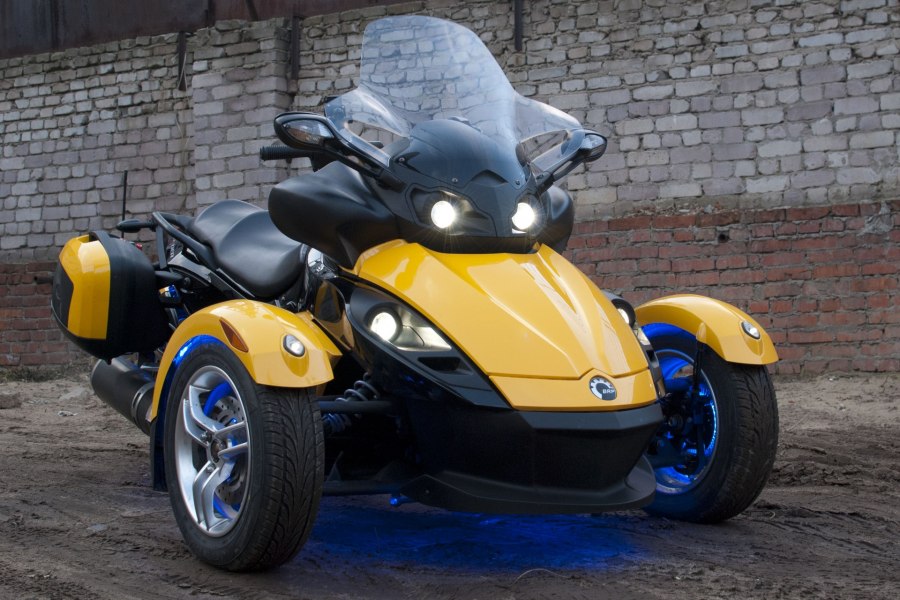 Трицикл can-am Spyder RS