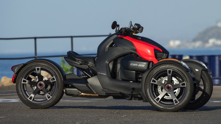 Трицикл двухместный can am Spyder