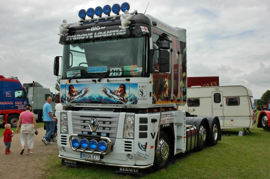 Тягач Renault Magnum Route 66