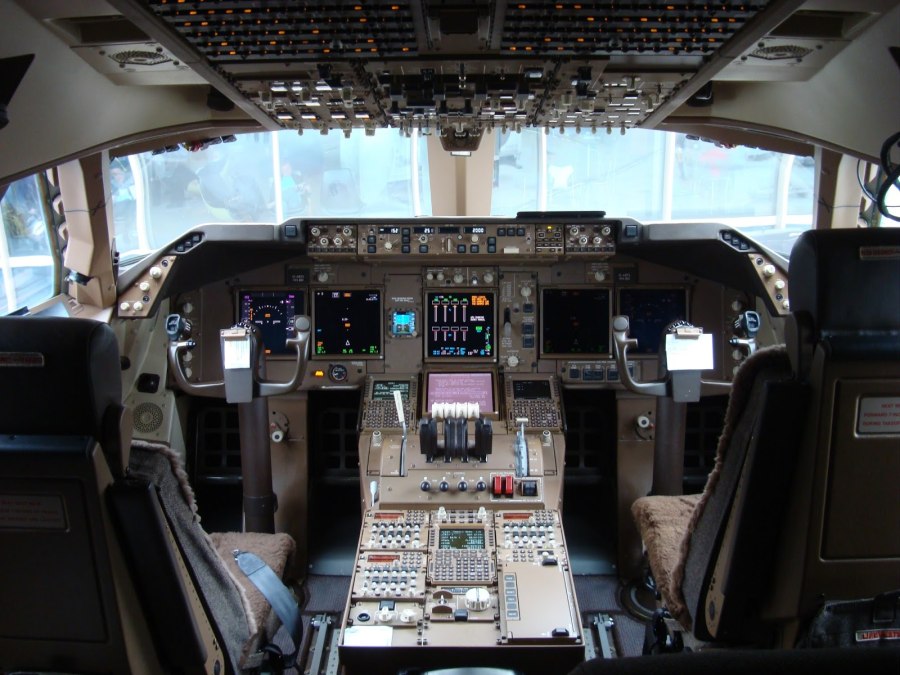 Кабина 747 800